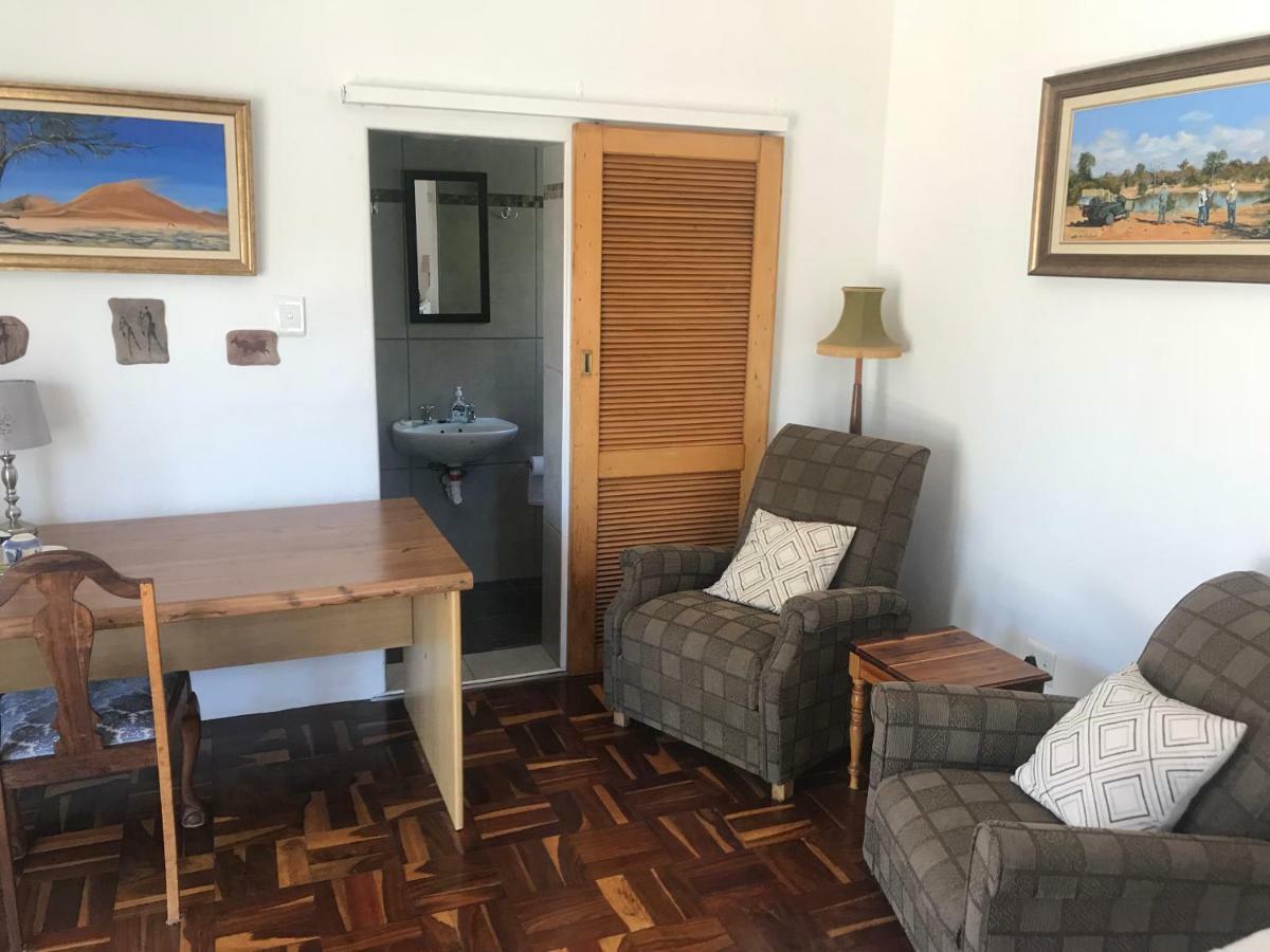 Towerzicht Guest House Ladismith Esterno foto