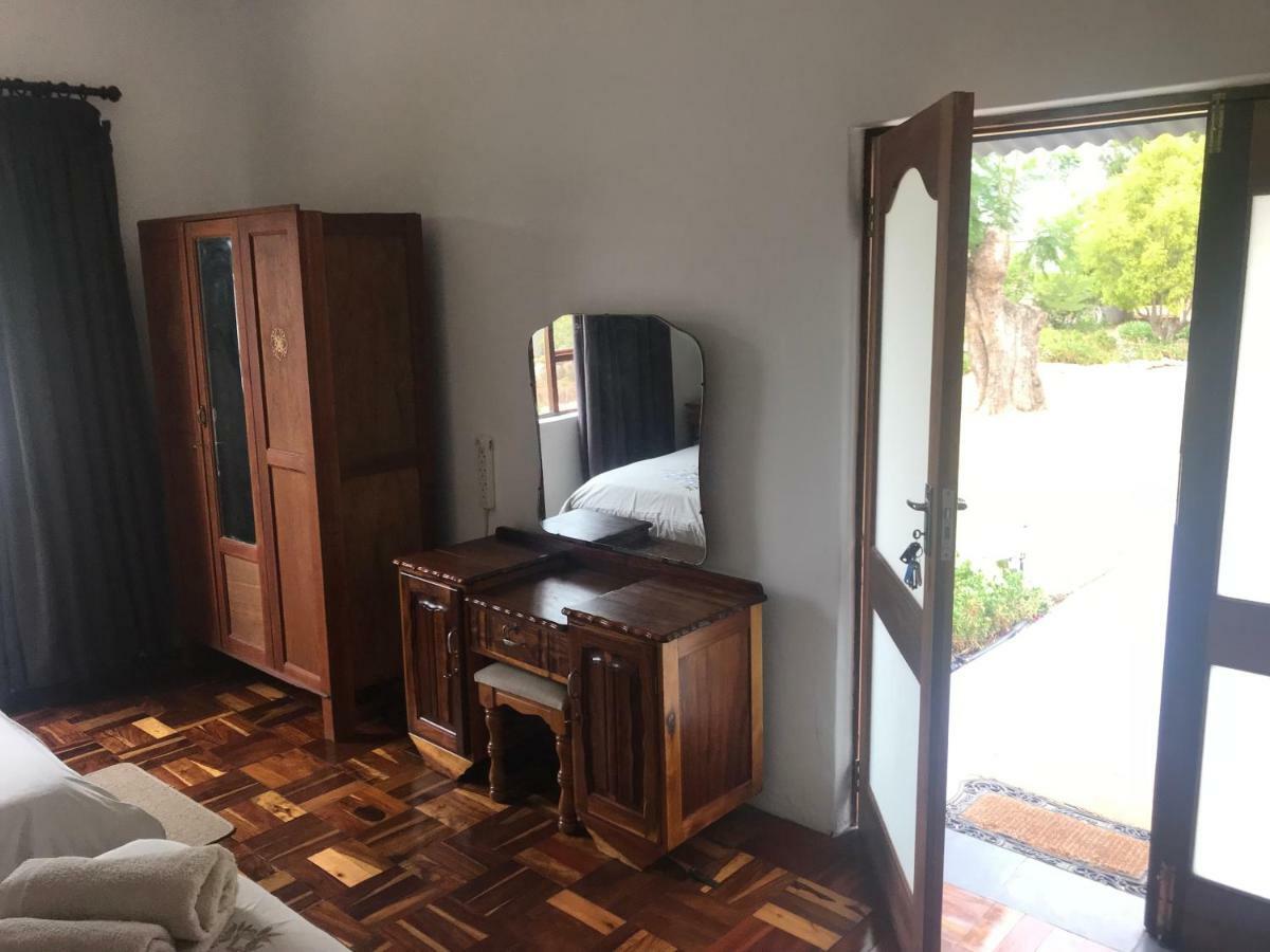 Towerzicht Guest House Ladismith Esterno foto