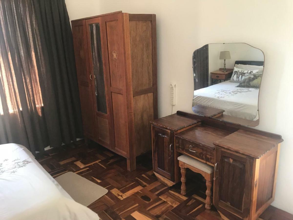 Towerzicht Guest House Ladismith Esterno foto