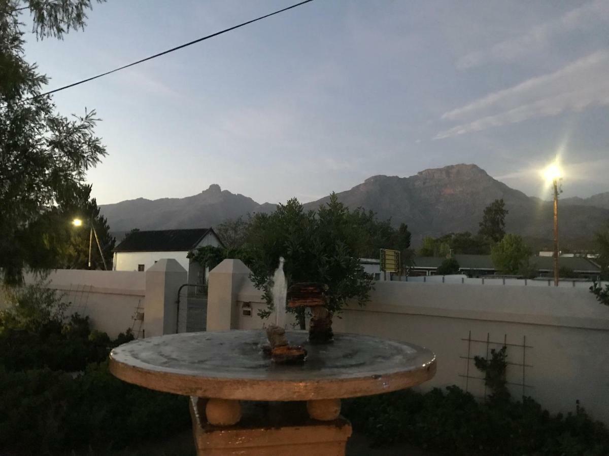 Towerzicht Guest House Ladismith Esterno foto
