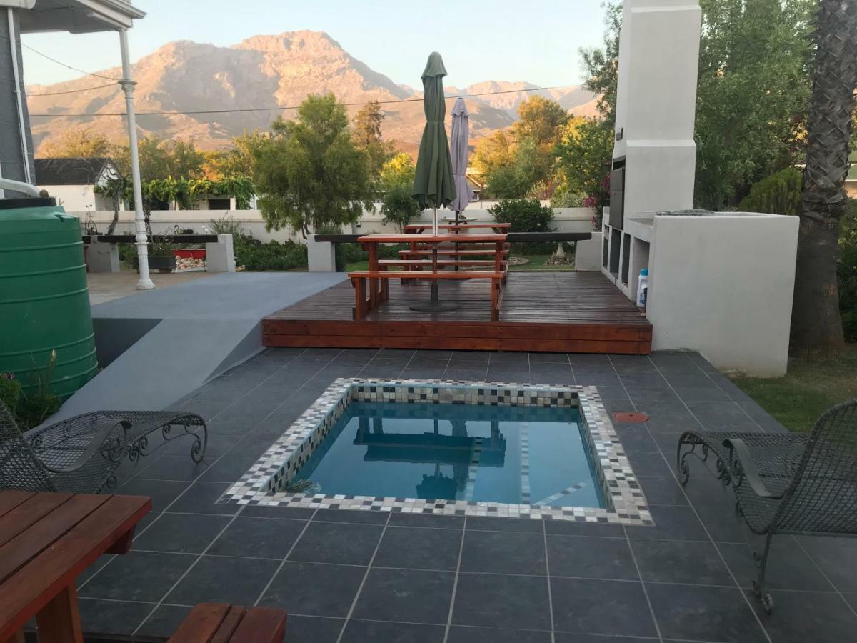 Towerzicht Guest House Ladismith Esterno foto