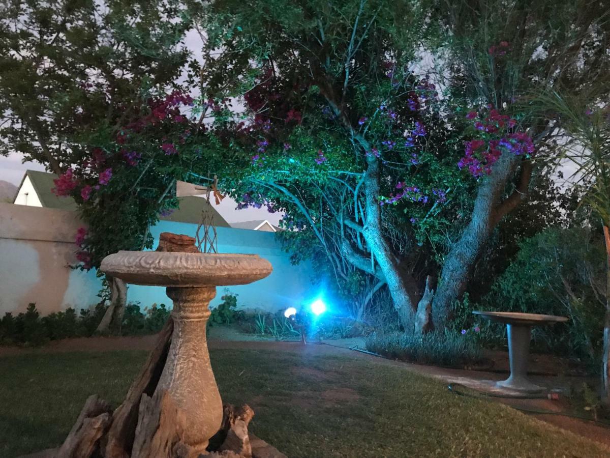 Towerzicht Guest House Ladismith Esterno foto