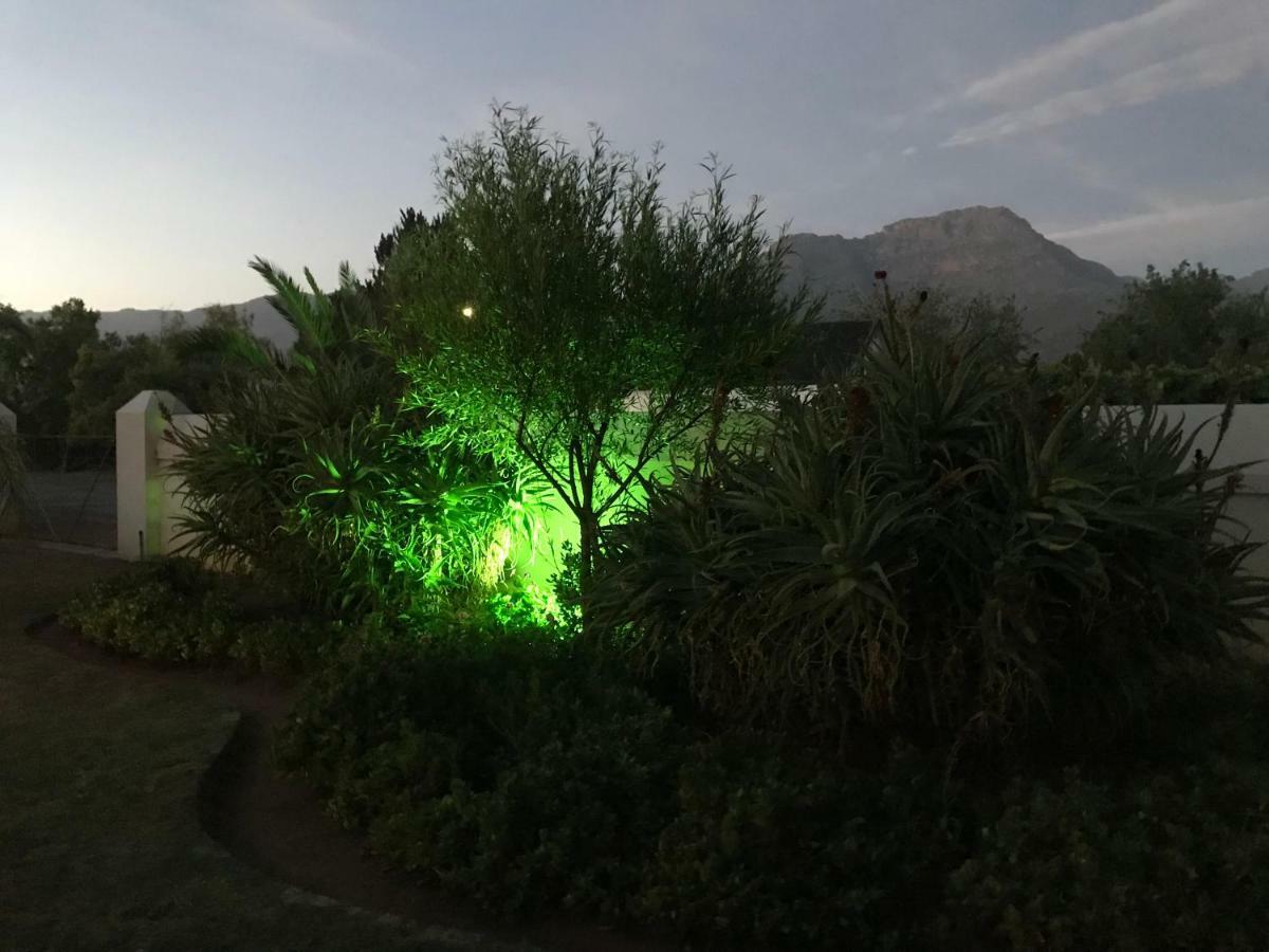 Towerzicht Guest House Ladismith Esterno foto