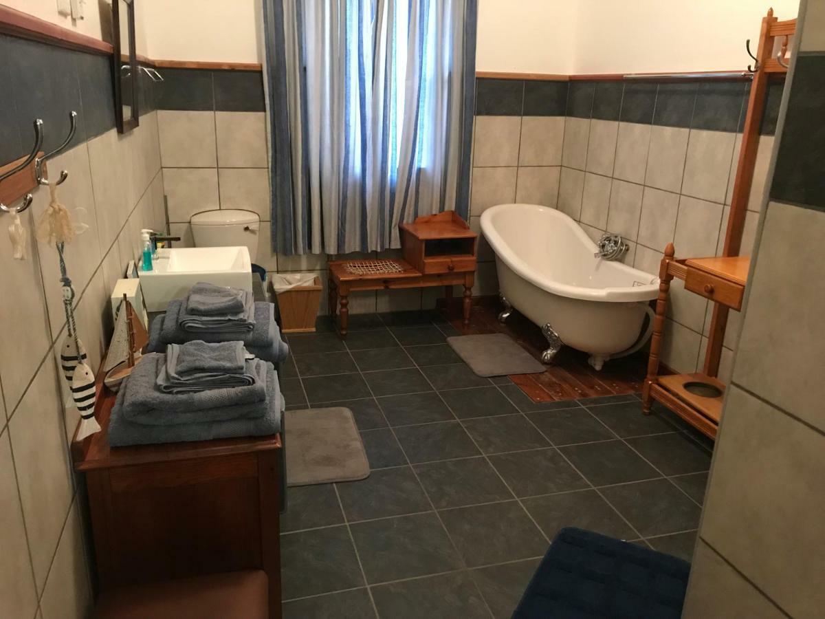Towerzicht Guest House Ladismith Esterno foto