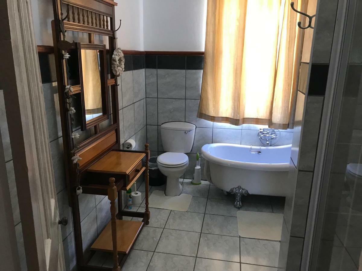 Towerzicht Guest House Ladismith Esterno foto